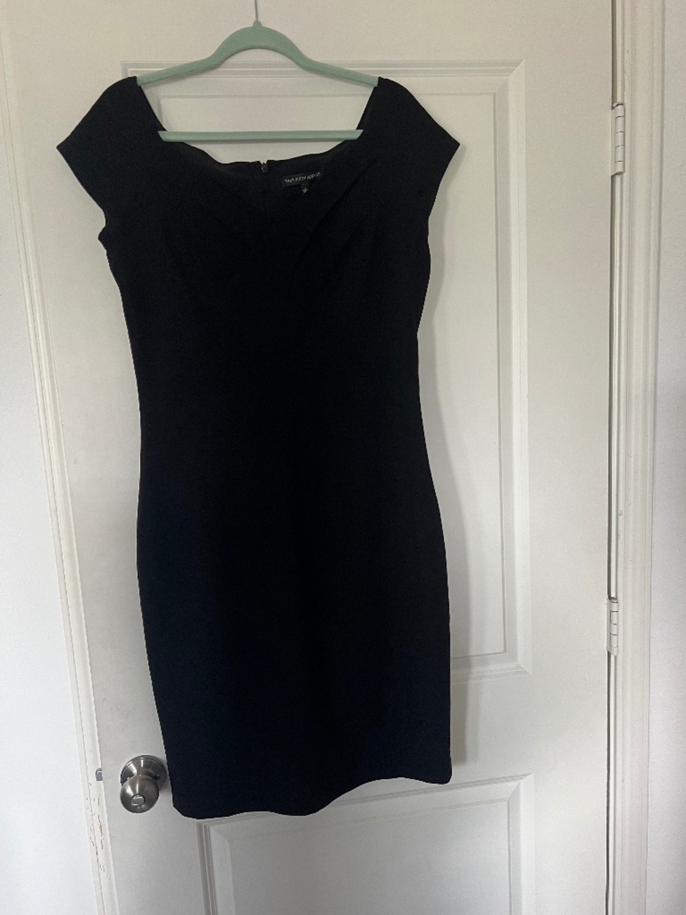 Saks Fifth Avenue 12 Black Sheath Dress Stretchy Lined Shift Wide Vneck #2351